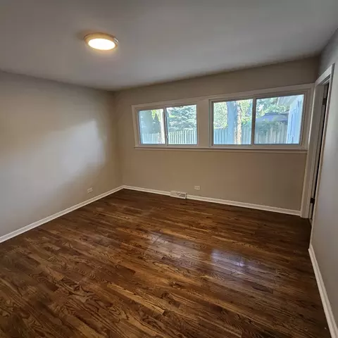 Bedroom - 1291 Phoenix Dr, Des Plaines, IL 60018 photo 4 of 5
