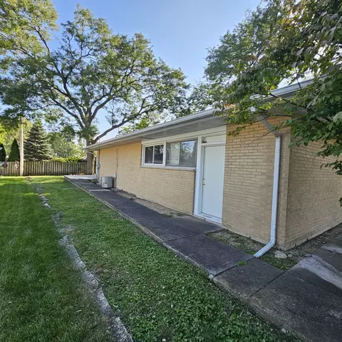 Exterior - 1291 Phoenix Dr, Des Plaines, IL 60018 photo 1 of 3