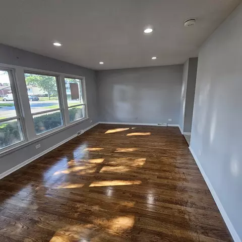Living - 1291 Phoenix Dr, Des Plaines, IL 60018 photo 1 of 2