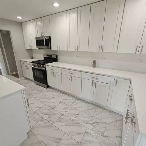 Kitchen - 1291 Phoenix Dr, Des Plaines, IL 60018 photo 3 of 3