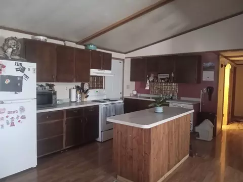Kitchen - 419 Willow, Payson, IL 62360 photo 1 of 2