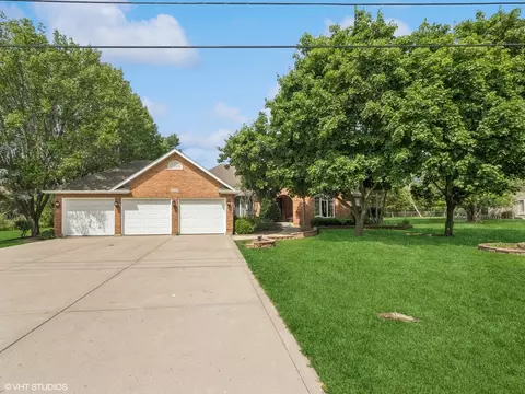 1520 Grant St, Schaumburg, IL 60193