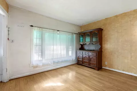 Living - 331 E 22nd St, Chicago Heights, IL 60411 photo 1 of 2