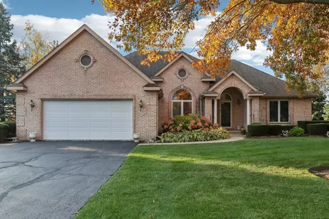1421 Elm St, Spring Grove, IL 60081