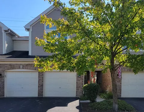 875 Mckenzie Station Dr, Lisle, IL 60532