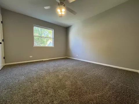 Bedroom - 542 E Downer Pl, Aurora, IL 60505 photo 2 of 4