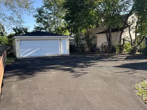 Exterior - 542 E Downer Pl, Aurora, IL 60505 photo 1 of 2