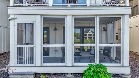 Exterior - 40 Waterside Way, Ottawa, IL 61350 photo 4 of 5