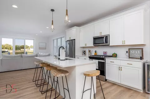 Kitchen - 40 Waterside Way, Ottawa, IL 61350 photo 1 of 1
