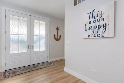 Entry Way - 40 Waterside Way, Ottawa, IL 61350 photo 2 of 4