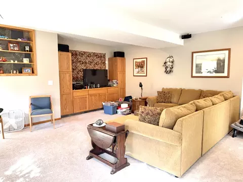 Living - 16555 Mclean Rd, Danvers, IL 61732 photo 9 of 14
