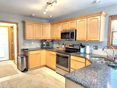 Kitchen - 16555 Mclean Rd, Danvers, IL 61732 photo 2 of 5
