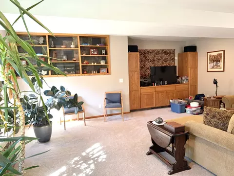 Living - 16555 Mclean Rd, Danvers, IL 61732 photo 11 of 14