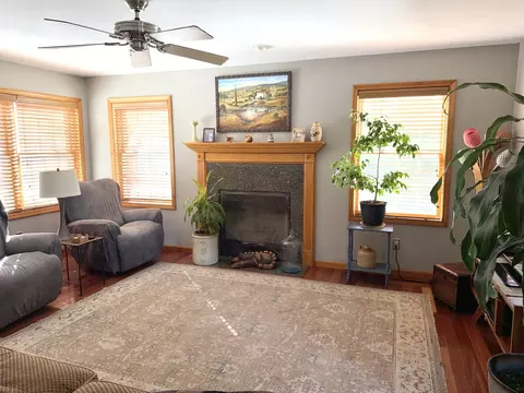 Living - 16555 Mclean Rd, Danvers, IL 61732 photo 3 of 14