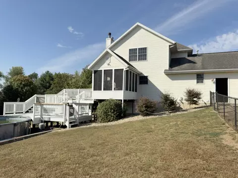 Exterior - 16555 Mclean Rd, Danvers, IL 61732 photo 14 of 16
