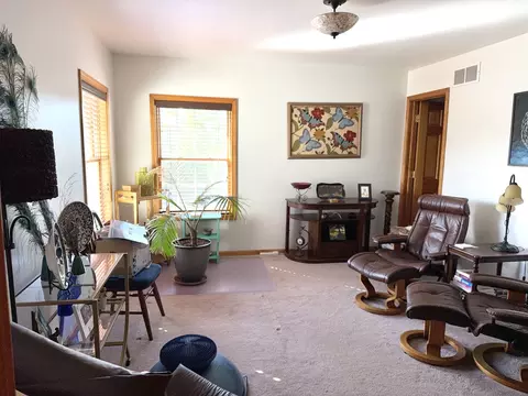 Living - 16555 Mclean Rd, Danvers, IL 61732 photo 7 of 14
