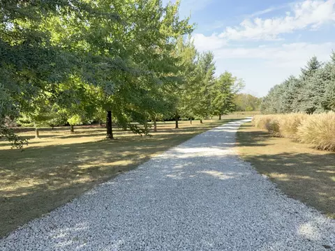 Exterior - 16555 Mclean Rd, Danvers, IL 61732 photo 13 of 16