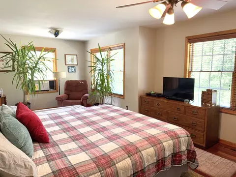 Bedroom - 16555 Mclean Rd, Danvers, IL 61732 photo 3 of 8