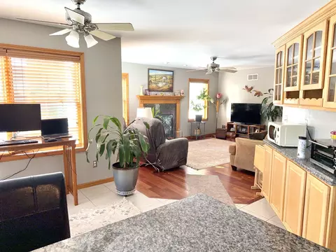 Kitchen - 16555 Mclean Rd, Danvers, IL 61732 photo 3 of 5