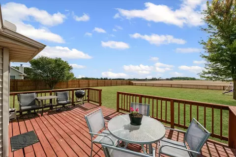 Exterior - 424 E Newton St, Mansfield, IL 61854 photo 7 of 7