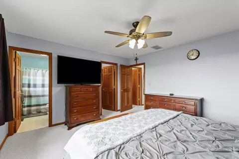 Bedroom - 424 E Newton St, Mansfield, IL 61854 photo 3 of 3