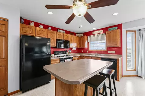 Kitchen - 424 E Newton St, Mansfield, IL 61854 photo 1 of 4