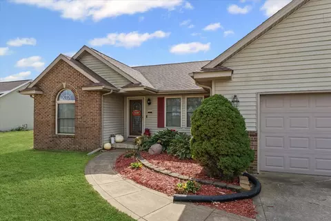 Exterior - 424 E Newton St, Mansfield, IL 61854 photo 3 of 7