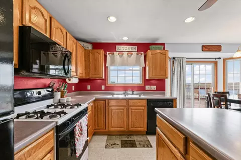 Kitchen - 424 E Newton St, Mansfield, IL 61854 photo 4 of 4