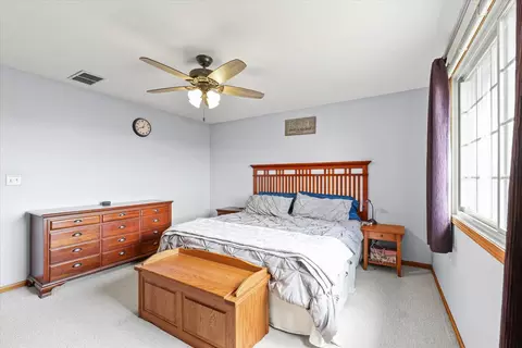 Bedroom - 424 E Newton St, Mansfield, IL 61854 photo 2 of 3