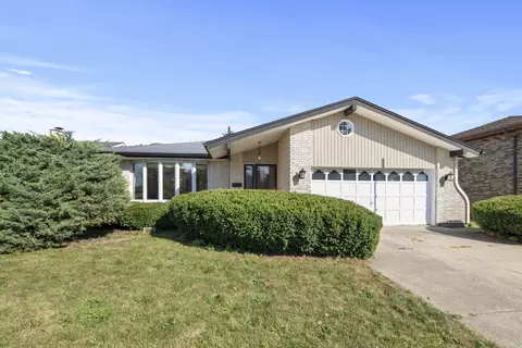10909 S Knox Ave, Oak Lawn, IL 60453