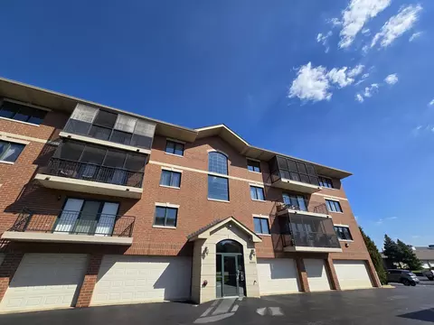 6860 Winding Trl #204, Oak Forest, IL 60452