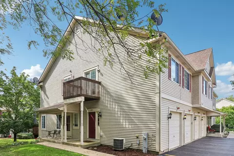 649 Windsor Dr #3D, Fox Lake, IL 60020