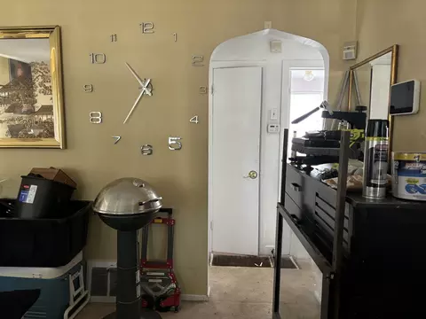 Entry Way - 545 E 86th St, Chicago, IL 60619 photo 1 of 1