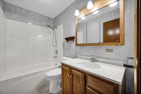 Bath - 403 Delmar Ln, Bloomington, IL 61701 photo 2 of 2