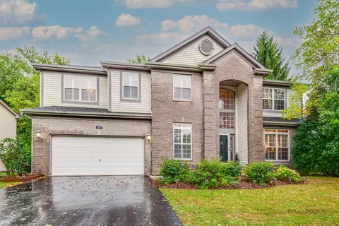 7449 Brentwood Ln, Gurnee, IL 60031