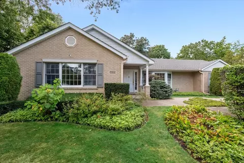1125 Golfview Rd, Glenview, IL 60025 photo 2
