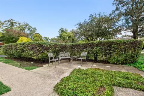 1125 Golfview Rd, Glenview, IL 60025 photo 4