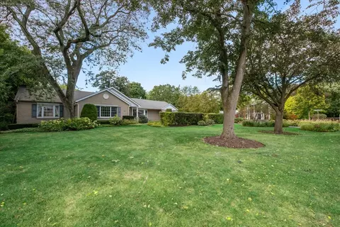 1125 Golfview Rd, Glenview, IL 60025 photo 5