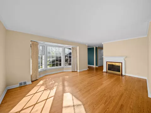 1125 Golfview Rd, Glenview, IL 60025 photo 9