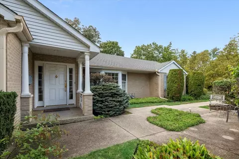 1125 Golfview Rd, Glenview, IL 60025 photo 3