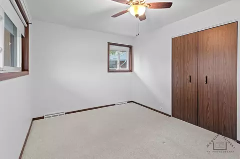 350 Lance Dr, Des Plaines, IL 60016 photo 12