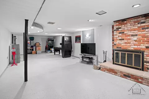 350 Lance Dr, Des Plaines, IL 60016 photo 17