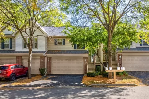 55 Samuel Dr, Streamwood, IL 60107