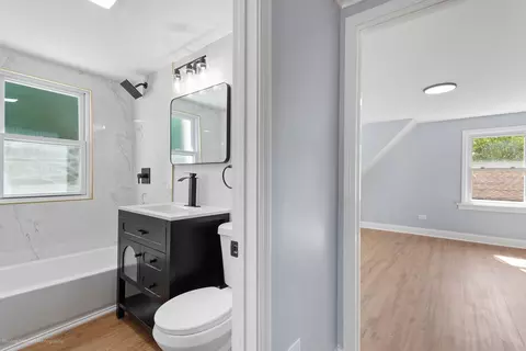 Entry Way - 14733 Clark St, Dolton, IL 60419 photo 4 of 5