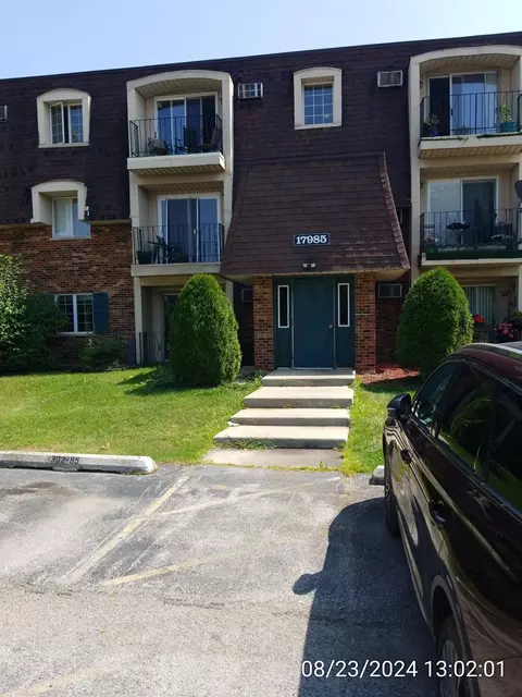 17985 Amherst Ct #1-103, Country Club Hills, IL 60478