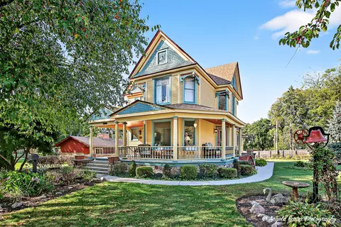200 W Woodstock St, Crystal Lake, IL 60014