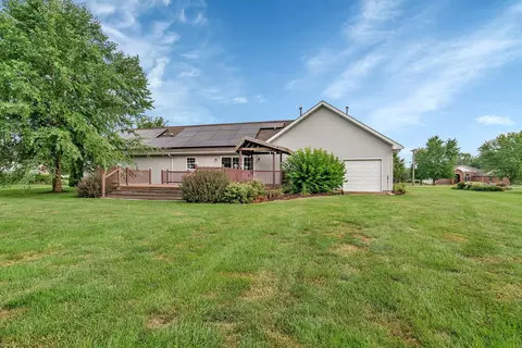 Exterior - 675 E Southmor Rd, Morris, IL 60450 photo 11 of 13