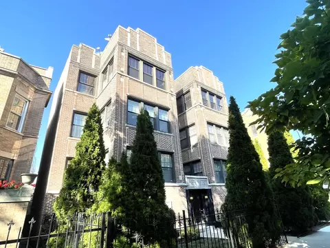 2810 W Logan Blvd #3W, Chicago, IL 60647