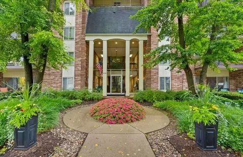 4900 Forest Ave #201, Downers Grove, IL 60515