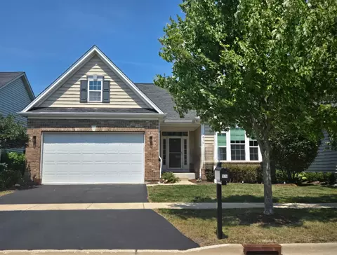 1616 Colchester Ln, Aurora, IL 60502